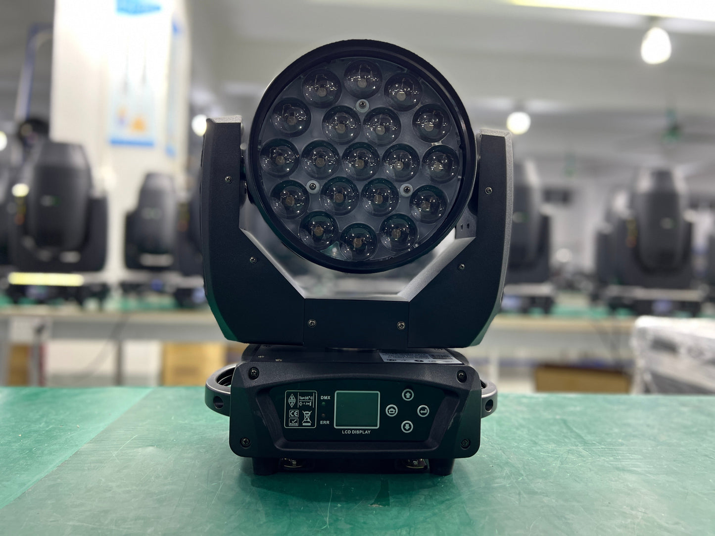 Aura W1915 (19*15W LED Wash)