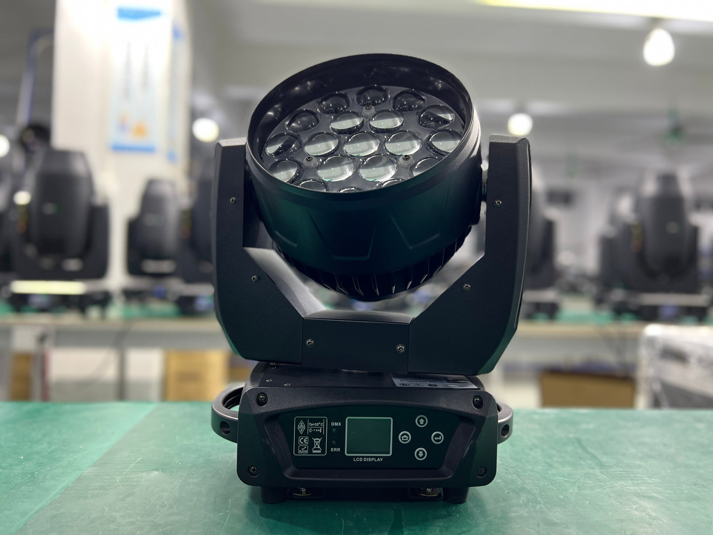 Aura W1915 (19*15W LED Wash)